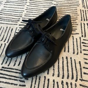 Camper women’s lace up pointed toe black leather flats size 38